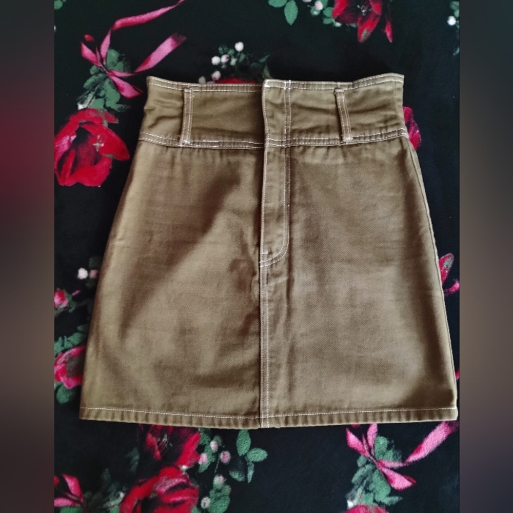 Olive Green Denim Skirt With White Contrast Stitching • Forever 21 • SIZE SMALL